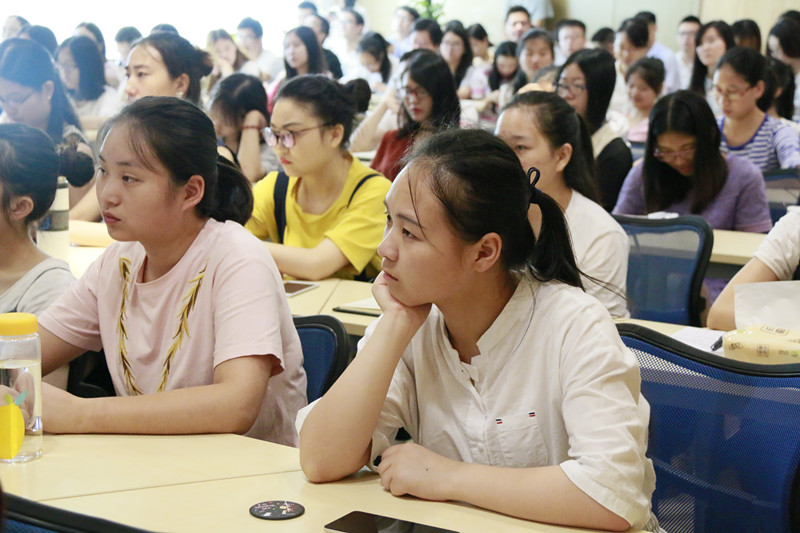 各部門積極響應，現場觀眾認真聆聽.jpg